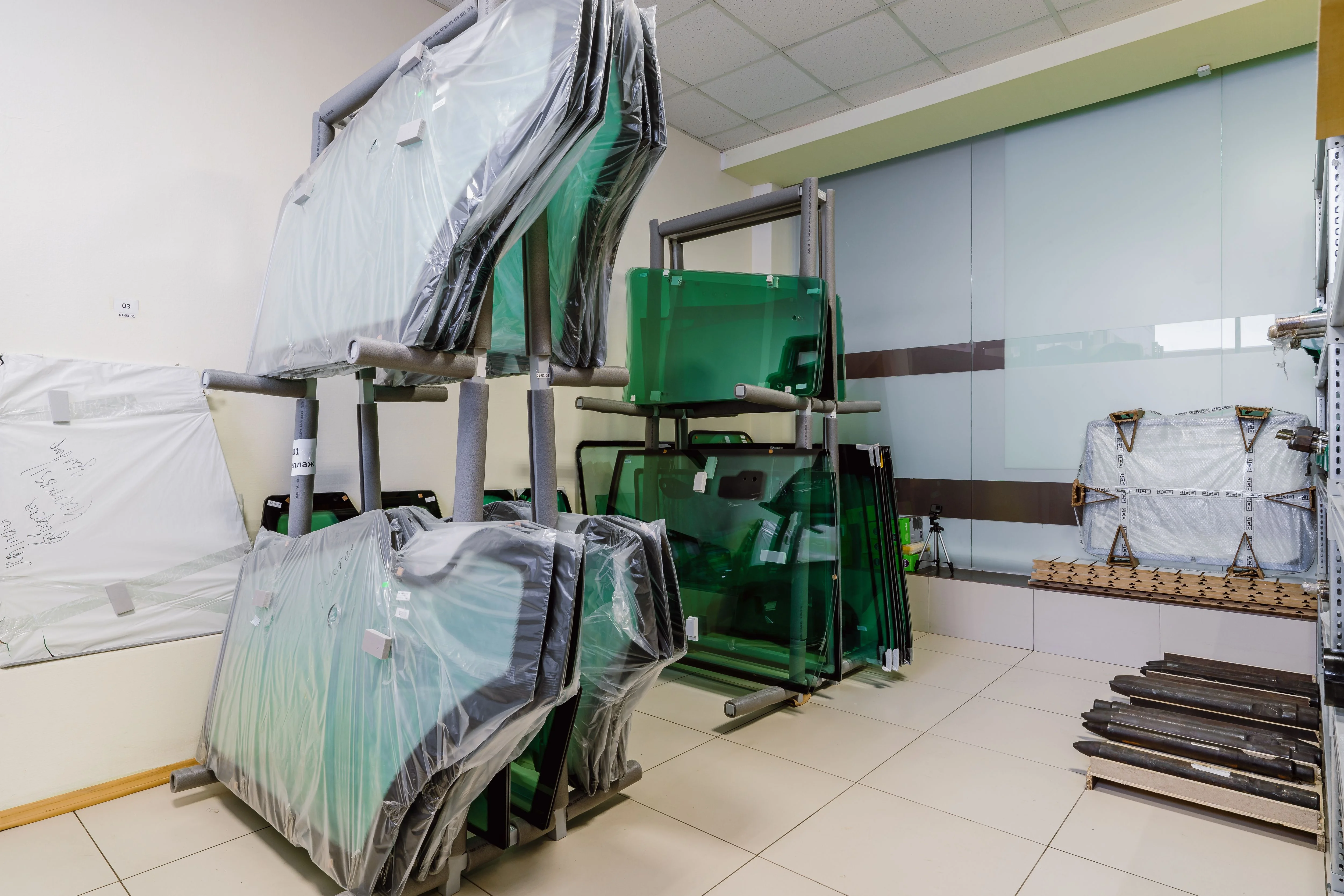 Выбор стёкол для спецтехники | Запчасти для спецтехники от дистрибьютора РУСТЕХ - лидера рынка с 2011 года.