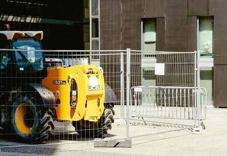 Советы на зиму: как эксплуатировать экскаватор-погрузчик JCB в условиях холодного климата | Запчасти для спецтехники от дистрибьютора РУСТЕХ - лидера рынка с 2011 года.