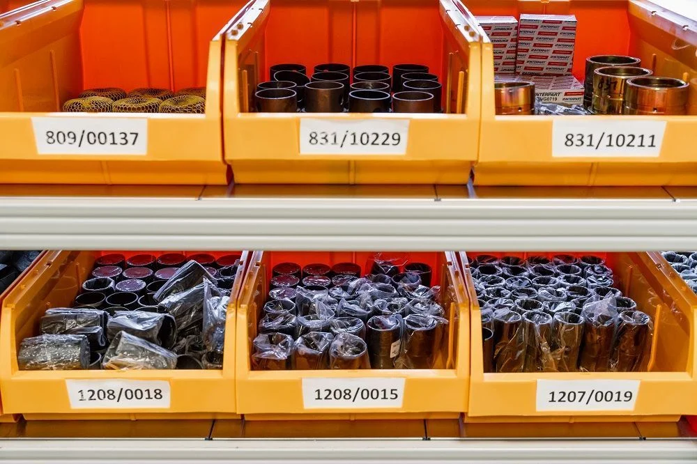 Как предотвратить стирание ковша экскаватора-погрузчика JCB и избежать дорогостоящей замены | Запчасти для спецтехники от дистрибьютора РУСТЕХ - лидера рынка с 2011 года.