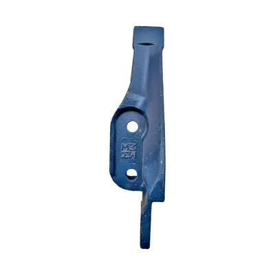 Купить Бокорез ковша правый CASE, New Holland 85801377 A со склада в Москве. Оригинальные и OEM запчасти в наличии. Широкий выбор, гарантия качества. | РУСТЕХ.