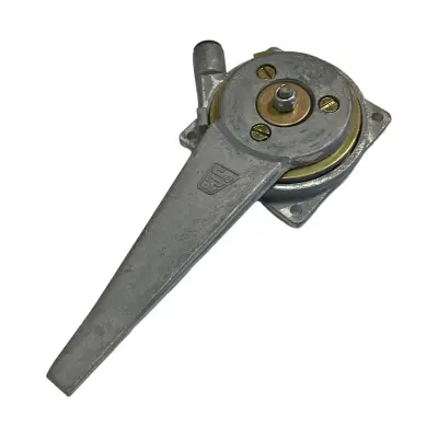 Купить Ручка газа 910/60215, 40/303624 JCB со склада в Москве. Оригинальные и OEM запчасти в наличии. Широкий выбор, гарантия качества. | РУСТЕХ.