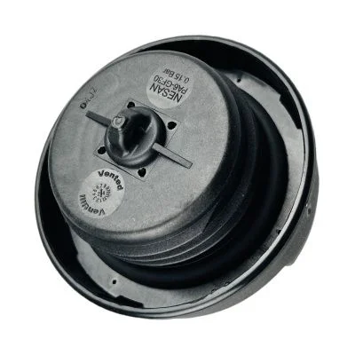 Купить Крышка топливного бака JS 332/F8215 А со склада в Москве. Оригинальные и OEM запчасти в наличии. Широкий выбор, гарантия качества. | РУСТЕХ.