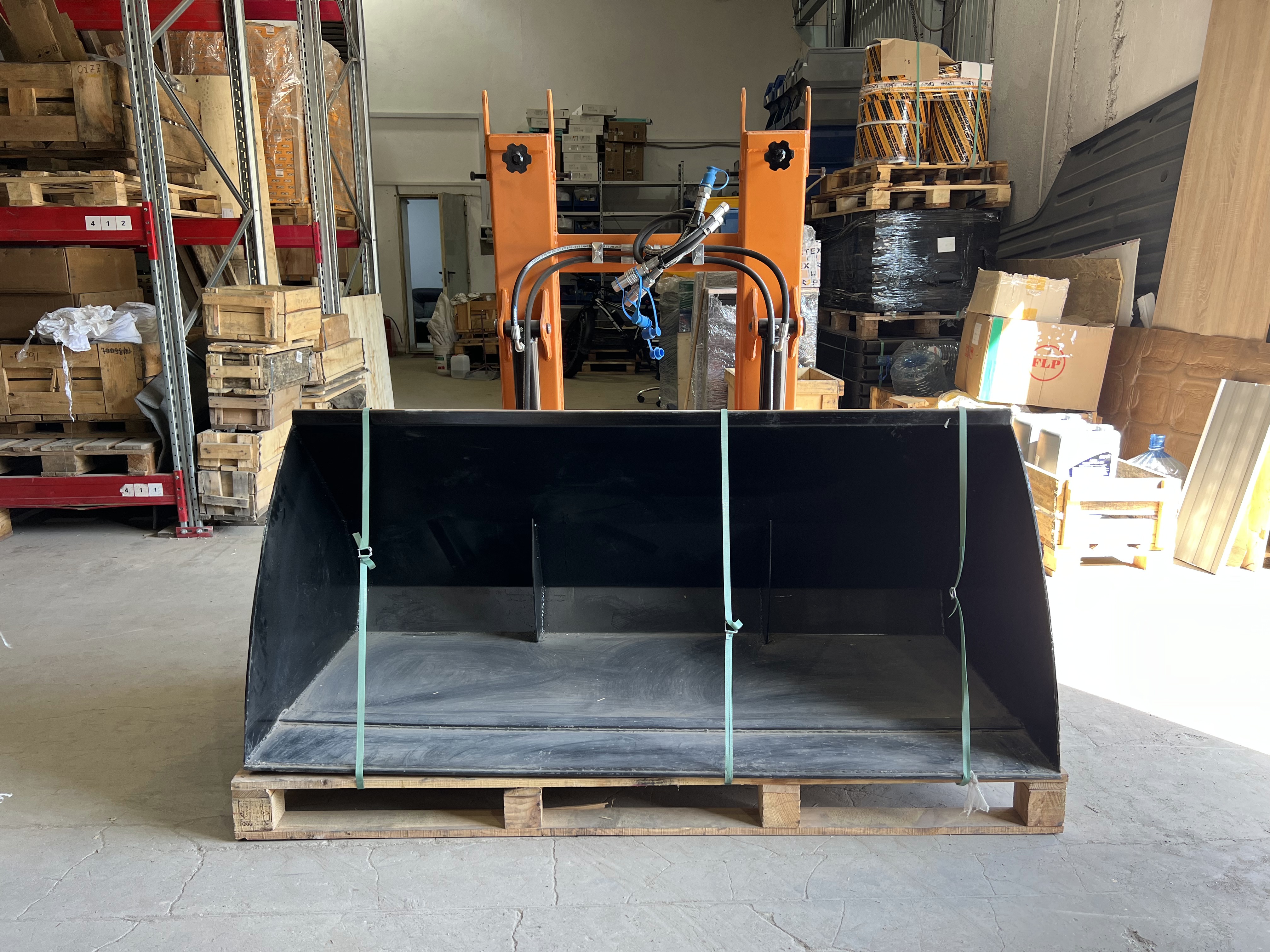 Ковш на гидравлический погрузчик