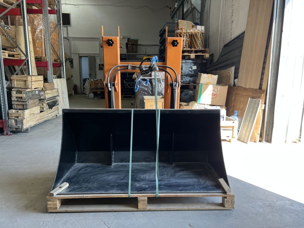 Гидравлический ковш на вилочный погрузчик | Запчасти для спецтехники от дистрибьютора РУСТЕХ - лидера рынка с 2011 года.